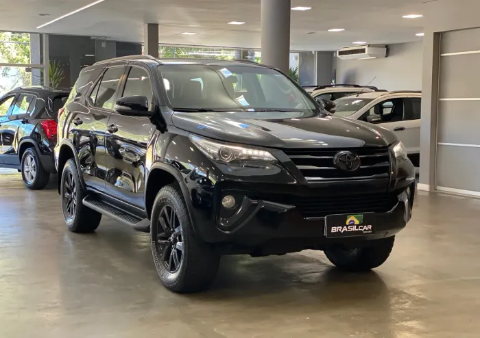Toyota Hilux SW4 SRX 4X4 2.8 TDI 16V Dies. Aut. 2016
