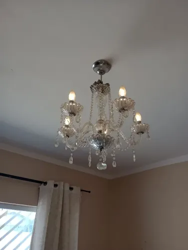 Vendo esses lustre semi novo por 700 reais retirar em Jardim Campos Elíseos
