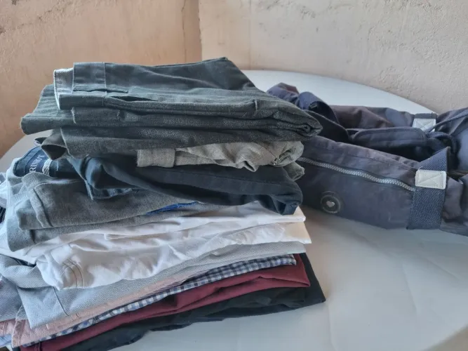 Roupas masculinas variadas p e m