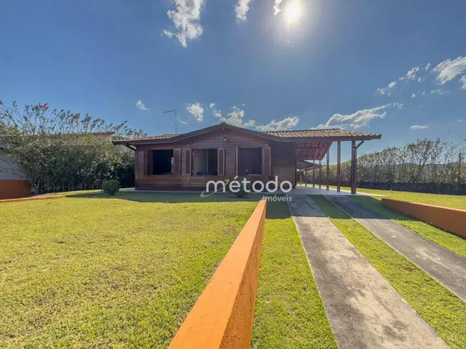 Casa com 3 quartos à venda, 303 m² por R$ 1.500.000 - Estância Guararema - Guararema/SP