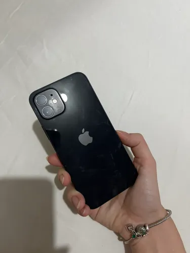 Iphone 12 preto conservadíssimo