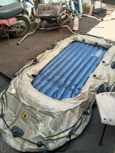 Bote inflável