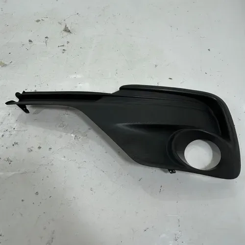 Moldura Farol Milha Esquerdo Toyota Etios 1.5 2017 A 2020 Preto Esquerdo