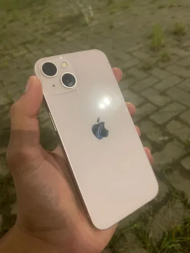 iPhone 13 rose
