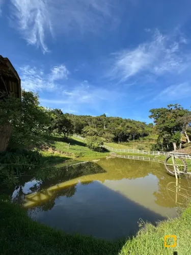 Sitio com 4.500 m2 com casa de 3 dormitórios, Potecas, São José, SC.