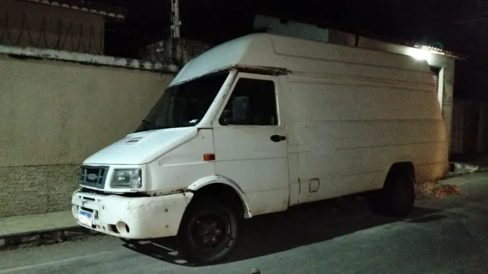 Iveco furgão trabalhando todo dia motor diferencial Caixa de macha perfeito