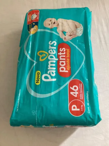 Pacote de fralda Pampers pants 46 unidades vence dez 2026