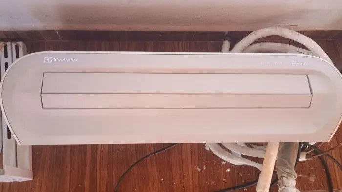 Vende se uma central de ar 12 ptu novinha