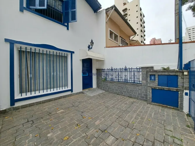 Casa Comercial à venda em Moema com 100 m² e 5 salas