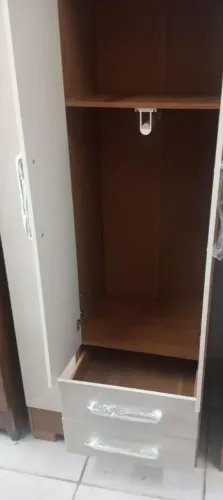 Guarda roupa semi novo