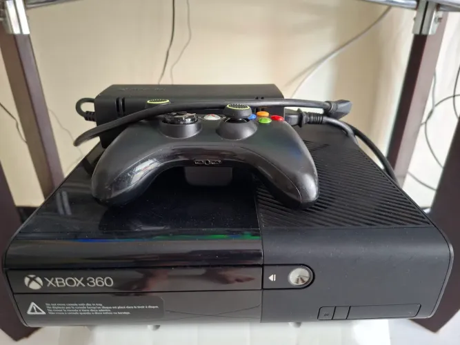 XBOX 360 SUPER SLIN COMPLETO
