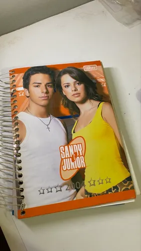 Agenda Sandy e Junior 2004 -  tilinta - ler descrição 