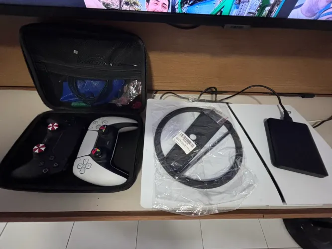 PS5 SLIM 825GB + 2TB + 2 CONTROLES