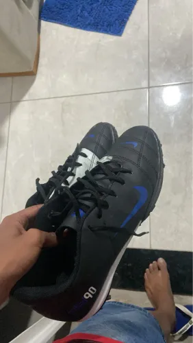 Chuteira a venda usada duas vezes