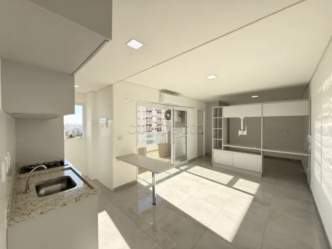 Studio | 1 Quarto | Sacada | Elevador | 1 Vaga