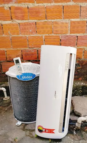 Ar condicionado 9 mil BTUs (instalação simples,incluso já )