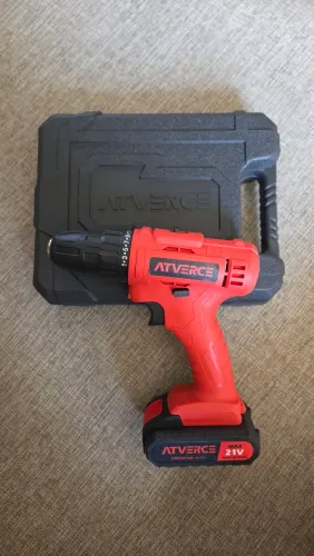 Parafusadeira furadeira A bateria 21v bivolt atverce com maleta e acessórios