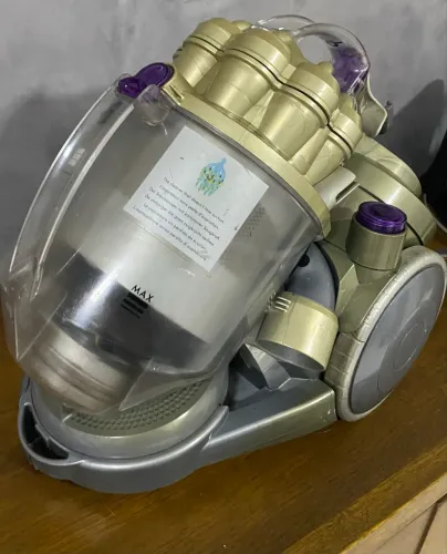 Aspirador de pó importado