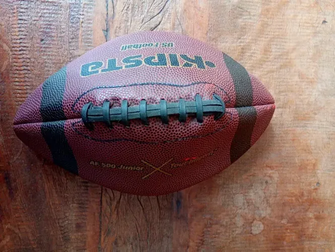 Bola de Futebol Americano Kipsta AF500 nova