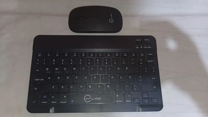 Teclado e mouse Bluetooth usados aberto a negociação (não tenho a caixa do produto)