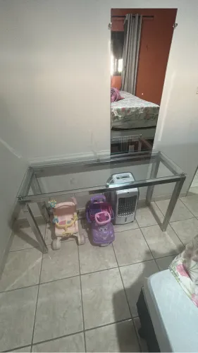 Aparador vidro e metal