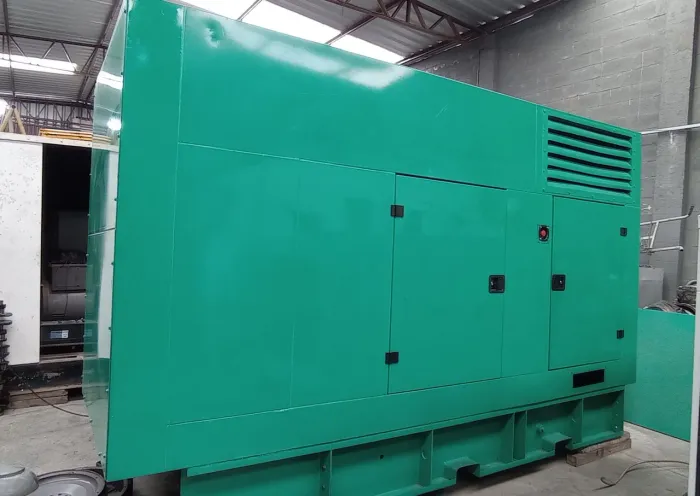 GERADOR CUMMINS 81 KVA