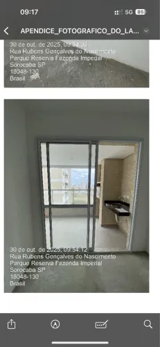 Porta-balcão de Alumínio Branco 2,44 x 2,04 m com Vidros - Excelente Estado