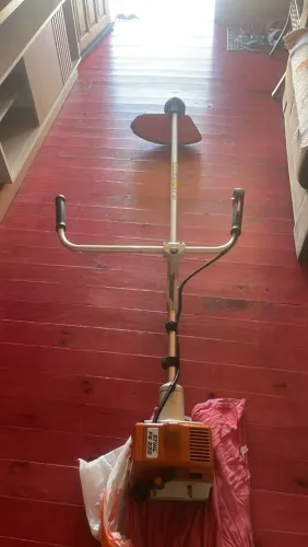 Vendo roçadeira stihl modelo fs220