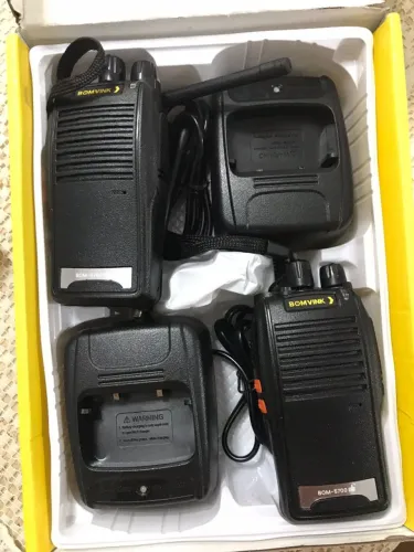 Kit 2 Rádios Comunicadores BOMVINK 16 Canais + Acessórios