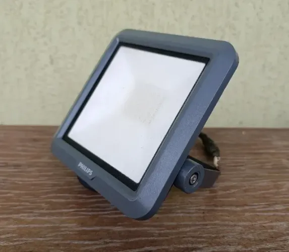 Refletor LED Philips de 20W