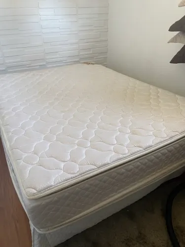 Cama box casal com base só 350,00