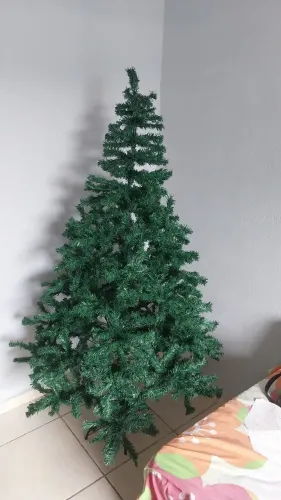 Vende se uma árvore de Natal