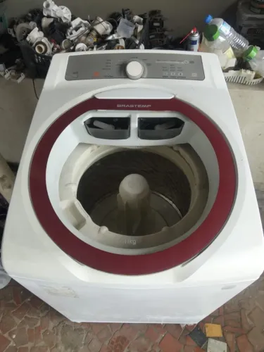 MÁQUINA DE LAVAR ROUPAS BRASTEMP 11KG