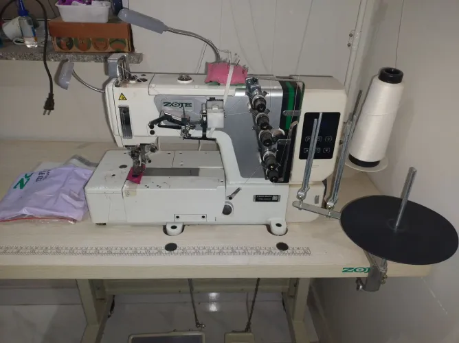 Vendo,2 excelentes máquinas industriais,quem vê compra