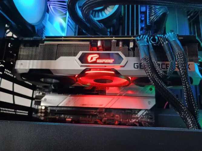 RTX 3090 24GB GDDR6X 384bit iGame Advanced OC em perfeito estado.