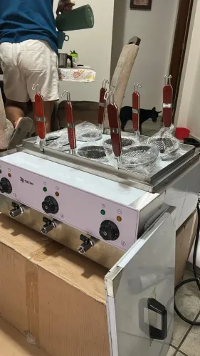 Maquina de cozinhar macarrão, 6 cestos - 220v - Nunca usada