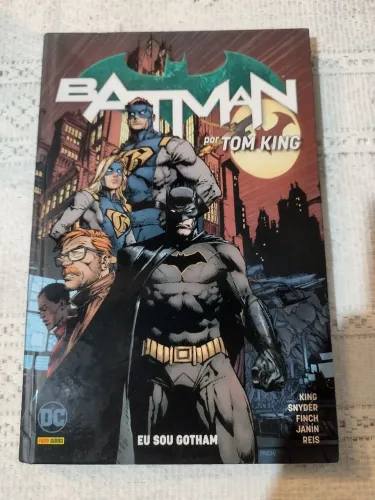 Livro BATMAN por TOM KING