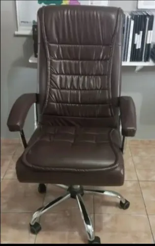 Cadeira Presidente Marrom