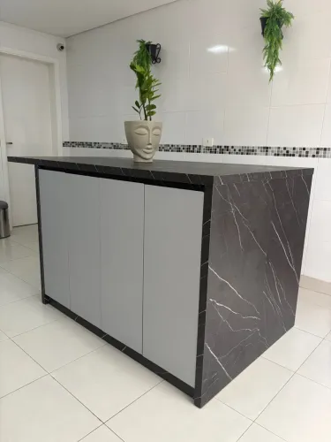 Mesa Gourmet 6 lugares, com Armários - Madeira Portoro | Moderna e Funcional