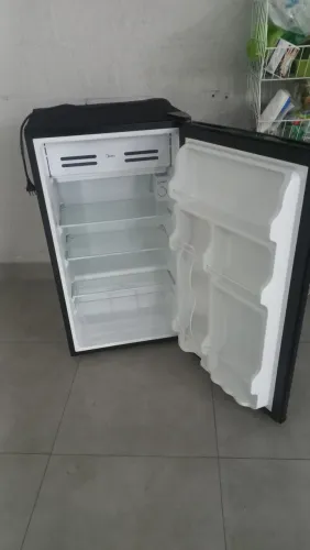 Frigobar Midea Preto 95L - 127V - 60HZ
