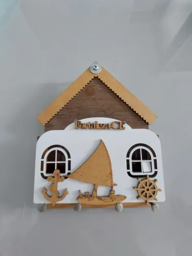 Porta Chaves formato de casa, Fortaleza Ceará.