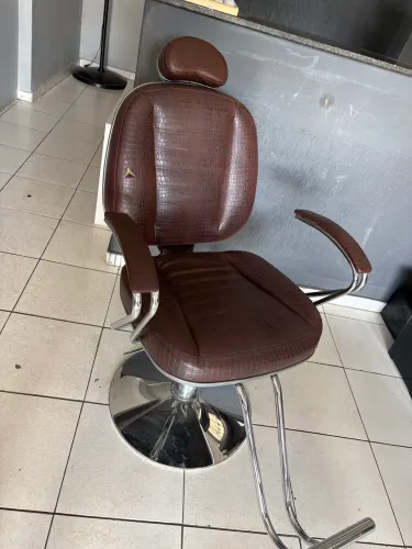 Cadeira para barbearia ou salão de beleza