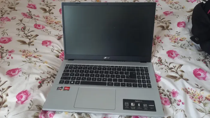 NOTEBOOK ACER ASPIRE 3 RYZEN 7 - EXCELENTE ESTADO