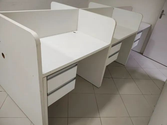 Baia escritório com 6 lugares