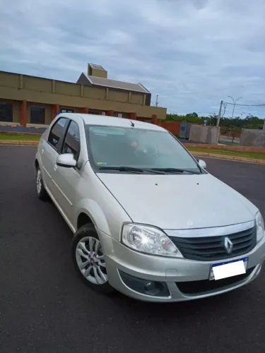 Renault Logan Expression Hi-flex 1.6 8V 4P 2012