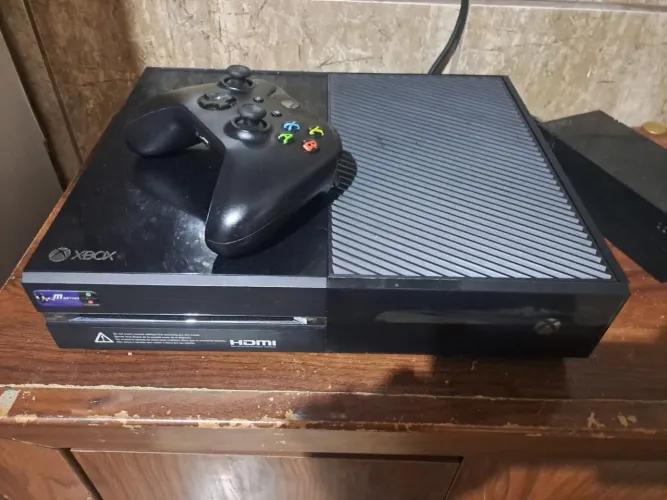Xbox one FAT (1TB) com todos os cabos( menos o do controle) perfeito