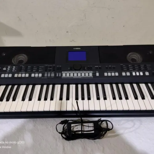 Teclado yamaha s650 sampleado com ritmos e pendrive