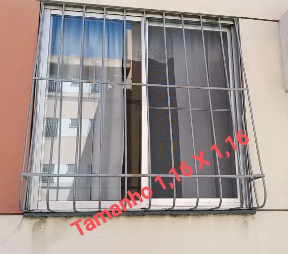 Grade de janela de ferro
