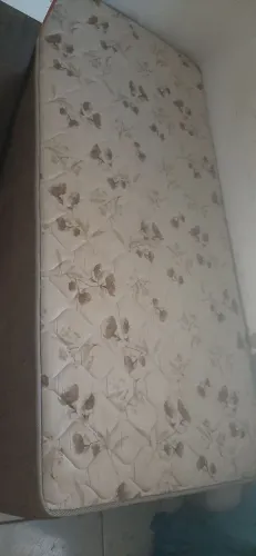 Vendo uma cama box Solteiro
