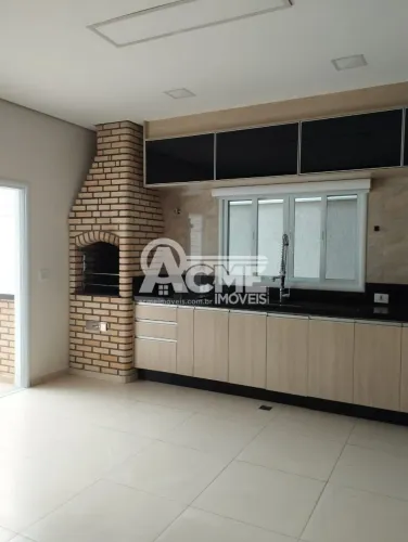 Casa em Condomínio fechado para locação